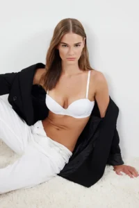TRENDYOLMİLLA White Rope Sleeveless Ekstra Dolgulu/Push-Up balconette Knitting Bra - Image 3