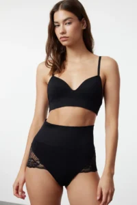 TRENDYOLMİLLA Black seamless Rope Sleeveless without filling Without underwire Covered bralette Knitting Bra - Image 2