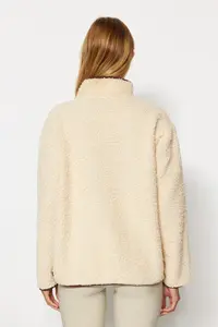 TRENDYOLMİLLA Ecru Plush Knitting Sports Sweatshirt - Image 6