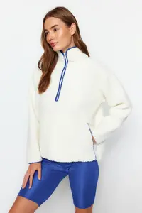TRENDYOLMİLLA White Plush Knitting Sports Sweatshirt - Image 2