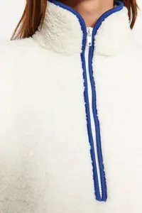 TRENDYOLMİLLA White Plush Knitting Sports Sweatshirt - Image 4