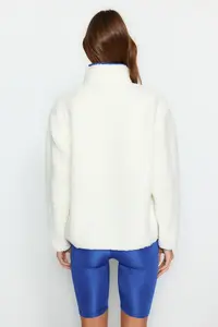 TRENDYOLMİLLA White Plush Knitting Sports Sweatshirt - Image 6