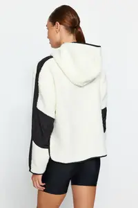 TRENDYOLMİLLA Ecru Color Blocked Parachute Material Detailed Plush Wide Pattern Knitting Sports Sweatshirt - Image 6