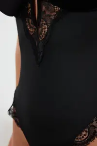 TRENDYOLMİLLA Black Micro Lace Piping Detailed Rope Sleeveless Knitting Bodysuit .D.00004 - Image 5