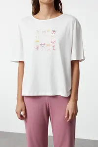 TRENDYOLMİLLA White-Pink Ribbon/Fiyonk Printed Top single jersey Bottom Camisole Knitting Pajama Set - Image 3
