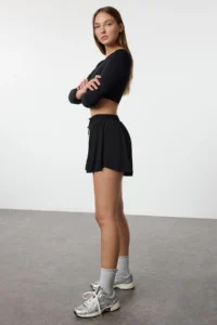 TRENDYOLMİLLA Black 2 Layer Knitting Sports Shorts with Tights Inside - Image 4