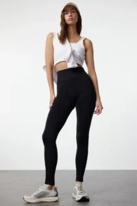 TRENDYOLMİLLA Black seamless/Seamless Push Up Full Size Knitting Sports Leggings - Image 3