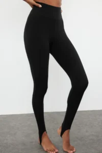 TRENDYOLMİLLA Black Brushed Soft Material Fuzo Full Size Yoga Knitting Sports Leggings - Image 4