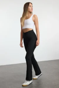 TRENDYOLMİLLA Black Shaping Zippered Pocket Detail Tam Size Knitting Sports Pantolonu - Image 3