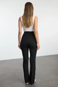 TRENDYOLMİLLA Black Shaping Zippered Pocket Detail Tam Size Knitting Sports Pantolonu - Image 8