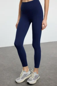 TRENDYOLMİLLA Navy Blue Soft Brushed Material Reflector Print Detailed Full Size Knitting Sports Leggings - Image 3