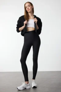 TRENDYOLMİLLA Black Reflector Print Detailed Full Size Knitting Sports Leggings - Image 3