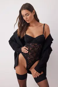 TRENDYOLMİLLA Black Lace Window/Cut Out Detailed Knitting Bodysuit .D.00002