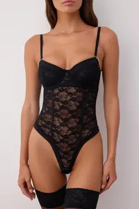 TRENDYOLMİLLA Black Lace Window/Cut Out Detailed Knitting Bodysuit .D.00002 - Image 3
