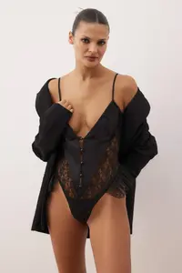 TRENDYOLMİLLA Black Lace and Satin Frilly Wireless Lingerie Bodysuit .D.00003