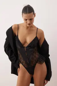 TRENDYOLMİLLA Black Lace and Satin Frilly Wireless Lingerie Bodysuit .D.00003 - Image 2