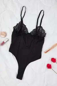 TRENDYOLMİLLA Black Lace Detailed Bodysuit .D.00011 - Image 5