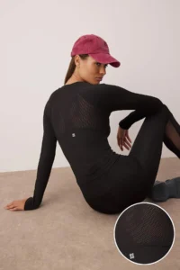 TRENDYOLMİLLA Black Micro Back Net and Reflector Print Detailed Knitting Sports Top/Blouse - Image 2