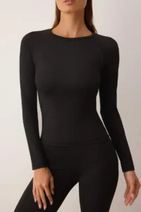 TRENDYOLMİLLA Black Micro Back Net and Reflector Print Detailed Knitting Sports Top/Blouse - Image 5