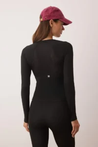 TRENDYOLMİLLA Black Micro Back Net and Reflector Print Detailed Knitting Sports Top/Blouse - Image 6