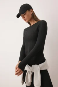 TRENDYOLMİLLA Black Stitching Detailed Scuba Material Sports Knitting Top/Blouse