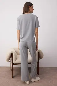 TRENDYOLMİLLA Gray Melange Heart Embroidered Slogan Print Elastic Knitting Pajama Set - Image 4