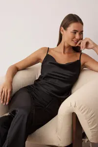 TRENDYOLMİLLA Black Lace Detailed Satin Weaving Pajama Set - Image 2