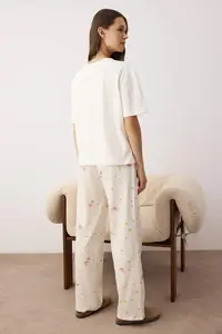 TRENDYOLMİLLA Ecru 100% Cotton Ribbon and Star Printed Knitting Pajama Set - Image 4