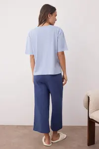 TRENDYOLMİLLA Mavi Cotton Capri Knitting Pajama Set - Image 4
