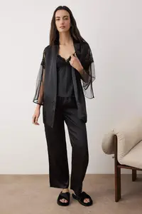 TRENDYOLMİLLA Black 3 Sets Dowry Set Satin Weaving Pajama Set - Image 2