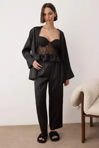 TRENDYOLMİLLA Black 3 Sets Dowry Set Satin Weaving Pajama Set - Image 2