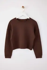 TRENDYOLMİLLA Brown Back Slit Detailed Sports Knitting Sweatshirt - Image 5