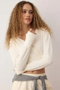 TRENDYOLMİLLA Ecru Scuba Material Back Binding Detailed Sports Knitting Sweatshirt - Image 3
