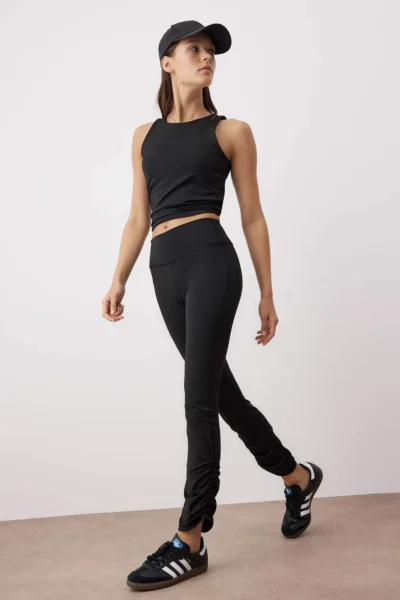 THMAW26TY00016-BLACK_1