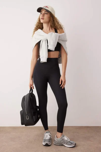 THMAW26TY00019-BLACK_1
