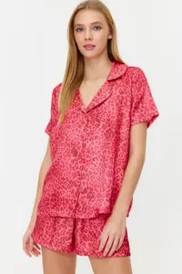 TRENDYOLMİLLA Pink Multicolored Leopard Patterned Satin OF shorts Weaving Pajama Set - Image 4