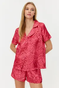 TRENDYOLMİLLA Pink Multicolored Leopard Patterned Satin OF shorts Weaving Pajama Set - Image 5
