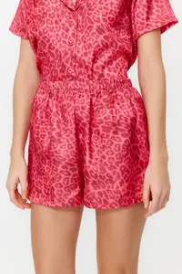 TRENDYOLMİLLA Pink Multicolored Leopard Patterned Satin OF shorts Weaving Pajama Set - Image 7