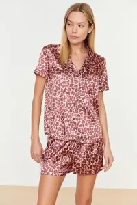 TRENDYOLMİLLA Pink Leopard Patterned Satin OF shorts Weaving Pajama Set - Image 4