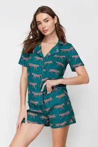 TRENDYOLMİLLA Emerald Green Patterned Viscose OF shorts Weaving Pajama Set - Image 2