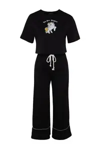 TRENDYOLMİLLA Black 100% Cotton Fun Printed Bias Detailed Knitting Pajama Set - Image 9
