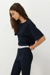 TRENDYOLMİLLA Navy Blue Slogan Printed Tire Detailed Ribbed T-Shirt-Pants Knitting Pajamas - Image 3