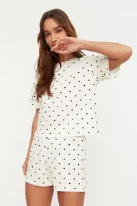 TRENDYOLMİLLA White 100% Cotton Polka Dot and Heart OF shorts Knitting Pajama Set - Image 2