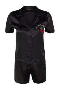 TRENDYOLMİLLA Black Strawberry and Slogan Embroidered Satin OF shorts Weaving Pajama Set - Image 8