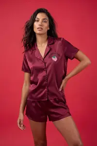 TRENDYOLMİLLA Burgundy Strawberry and Slogan Embroidered Satin OF shorts Weaving Pajama Set - Image 2