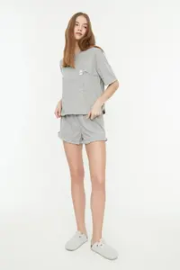 TRENDYOLMİLLA Gray Frilly Printed OF shorts Knitting Pajama Set - Image 4