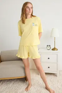 TRENDYOLMİLLA Yellow Frilly Printed OF shorts Knitting Pajama Set - Image 2