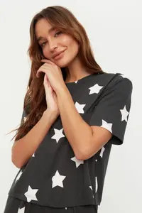 TRENDYOLMİLLA Multicolored 100% Cotton Star Patterned OF shorts Knitting Pajama Set - Image 3