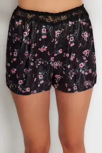 TRENDYOLMİLLA Black Floral Lace Rope Sleeveless Satin OF shorts Weaving Pajama Set - Image 7