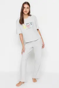 TRENDYOLMİLLA Light Gray 100% Cotton Fun Printed Knitting Pajama Set - Image 3